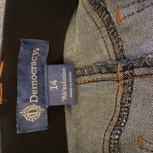 Democracy "Ab"solution® Cuffed Indigo Ankle Skimmer Jean in Indigo Size 14 - Picture 6 of 10
